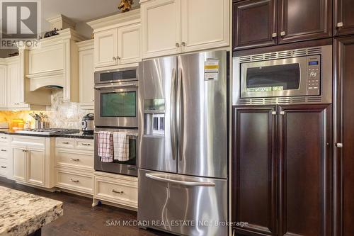 187 Beach Boulevard, Hamilton (Hamilton Beach), ON - Indoor Photo Showing Kitchen With Upgraded Kitchen