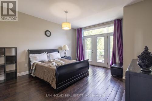 187 Beach Boulevard, Hamilton (Hamilton Beach), ON - Indoor Photo Showing Bedroom