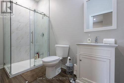 187 Beach Boulevard, Hamilton (Hamilton Beach), ON - Indoor Photo Showing Bathroom