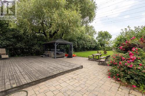 187 Beach Boulevard, Hamilton (Hamilton Beach), ON - Outdoor With Backyard