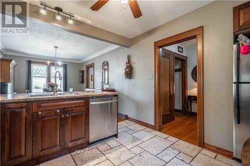 4277 William Street, Lincoln, ON - Indoor Photo Showing Kitchen