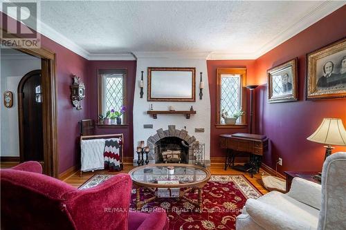 4277 William Street, Lincoln, ON - Indoor Photo Showing Living Room With Fireplace