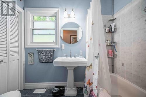 4277 William Street, Lincoln, ON - Indoor Photo Showing Bathroom