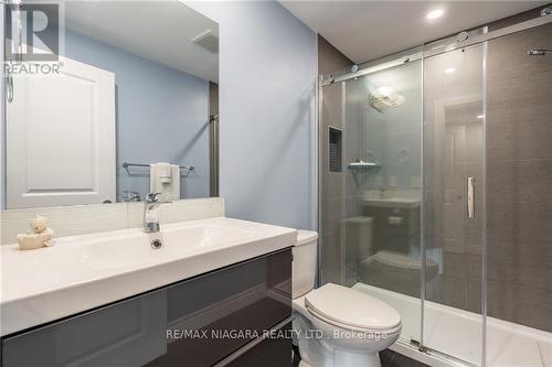 4098 Twenty Third Street, Lincoln, ON - Indoor Photo Showing Bathroom