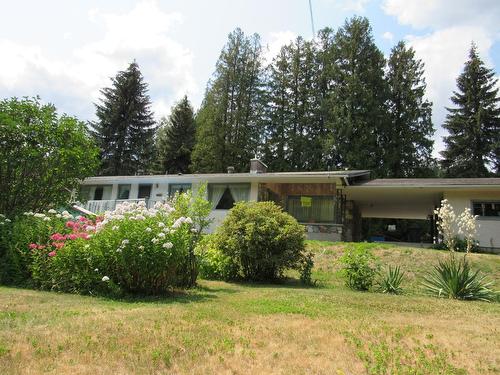 2629 9Th Avenue, Castlegar, BC - Outdoor With Deck Patio Veranda