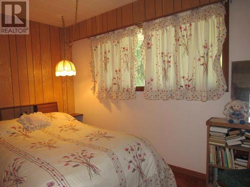 2629 9Th  Avenue, Castlegar, BC - Indoor Photo Showing Bedroom