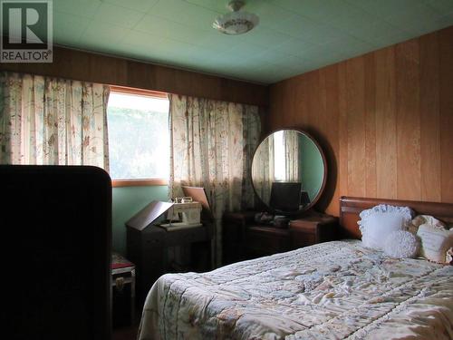 2629 9Th  Avenue, Castlegar, BC - Indoor Photo Showing Bedroom