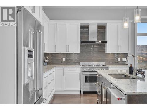 1823 Diamond View Drive, West Kelowna, BC - Indoor Photo Showing Kitchen With Double Sink With Upgraded Kitchen