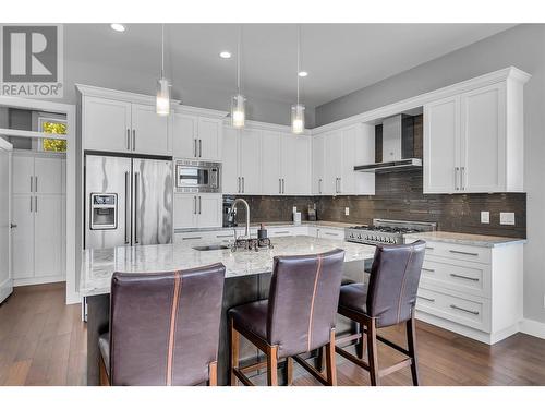 1823 Diamond View Drive, West Kelowna, BC - Indoor Photo Showing Kitchen With Upgraded Kitchen