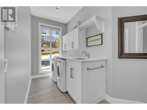 1823 Diamond View Drive, West Kelowna, BC - Indoor Photo Showing Laundry Room