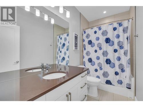 1823 Diamond View Drive, West Kelowna, BC - Indoor Photo Showing Bathroom