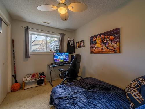 2304 Fleetwood Ave, Kamloops, BC - Indoor Photo Showing Bedroom