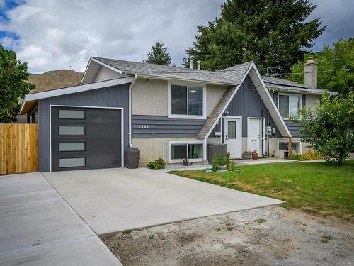 2304 Fleetwood Ave, Kamloops, BC - Outdoor With Facade