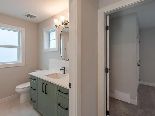 8759 Badger Drive, Kamloops, BC - Indoor Photo Showing Bathroom