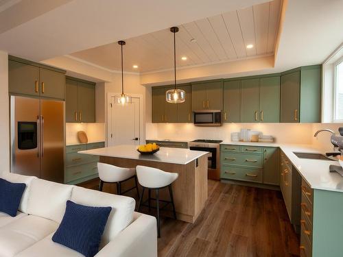 8759 Badger Drive, Kamloops, BC - Indoor Photo Showing Kitchen With Upgraded Kitchen