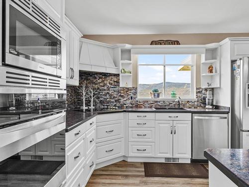 973 Norview Road, Kamloops, BC - Indoor Photo Showing Kitchen With Upgraded Kitchen