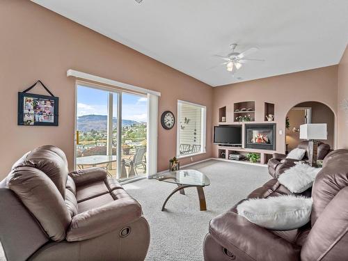 973 Norview Road, Kamloops, BC - Indoor With Fireplace