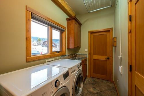 3700 Partridge Road, Naramata, BC - Indoor Photo Showing Laundry Room