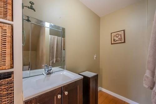 3700 Partridge Road, Naramata, BC - Indoor Photo Showing Bathroom