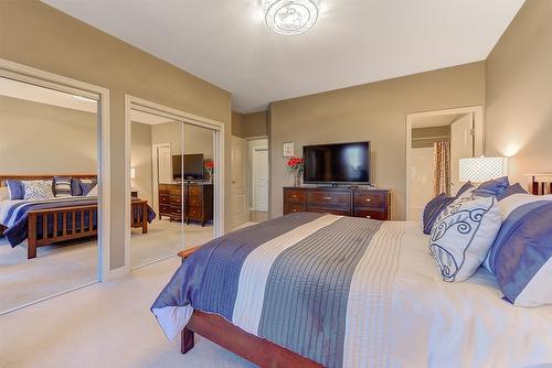 102-2300 Benvoulin Road, Kelowna, BC - Indoor Photo Showing Bedroom