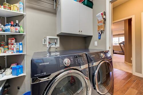 102-2300 Benvoulin Road, Kelowna, BC - Indoor Photo Showing Laundry Room