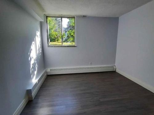 105-320 Dixon Rd, Toronto, ON - Indoor Photo Showing Other Room