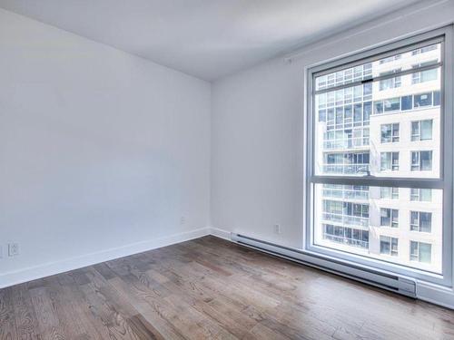 Master bedroom - 652-101 Rue Peel, Montréal (Le Sud-Ouest), QC - Indoor Photo Showing Other Room