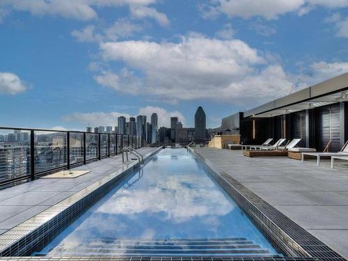 Pool - 652-101 Rue Peel, Montréal (Le Sud-Ouest), QC - Outdoor With View