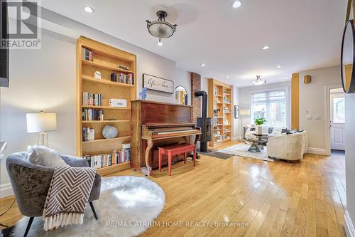 347 Gladstone Avenue, Toronto (Dufferin Grove), ON - Indoor Photo Showing Living Room