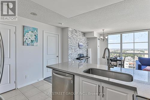 16C - 6 Rosebank Drive, Toronto, ON - Indoor Photo Showing Kitchen