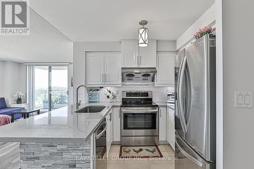 16C - 6 Rosebank Drive, Toronto, ON - Indoor Photo Showing Kitchen