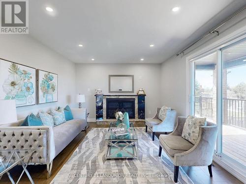 18 Ravenhill Crescent, Markham (Milliken Mills East), ON - Indoor Photo Showing Living Room With Fireplace