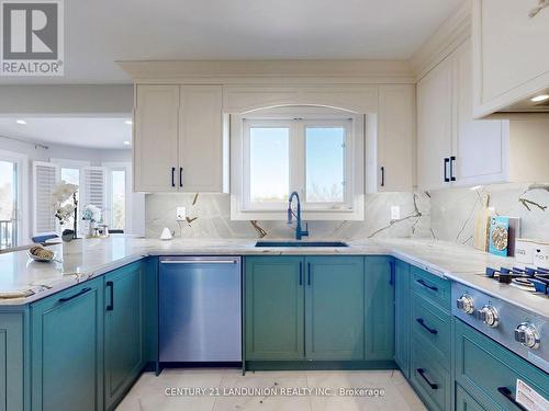 18 Ravenhill Crescent, Markham (Milliken Mills East), ON - Indoor Photo Showing Kitchen