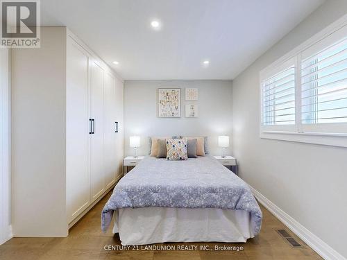 18 Ravenhill Crescent, Markham (Milliken Mills East), ON - Indoor Photo Showing Bedroom