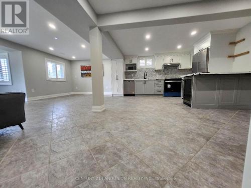 18 Ravenhill Crescent, Markham (Milliken Mills East), ON - Indoor