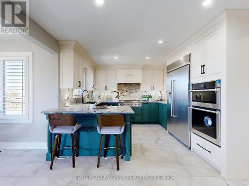 18 Ravenhill Crescent, Markham (Milliken Mills East), ON - Indoor Photo Showing Kitchen With Upgraded Kitchen