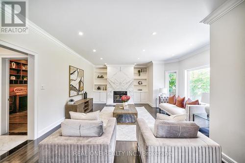 26 Clarendon Drive, Richmond Hill (Bayview Hill), ON - Indoor Photo Showing Living Room With Fireplace