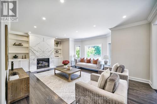 26 Clarendon Drive, Richmond Hill (Bayview Hill), ON - Indoor Photo Showing Living Room With Fireplace