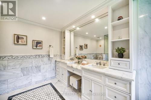 26 Clarendon Drive, Richmond Hill (Bayview Hill), ON - Indoor Photo Showing Bathroom