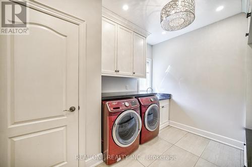 26 Clarendon Drive, Richmond Hill (Bayview Hill), ON - Indoor Photo Showing Laundry Room