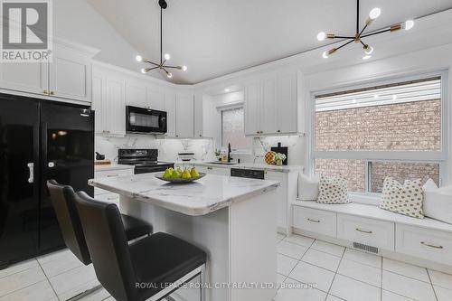 1 Boulder Crescent, Guelph (Clairfields), ON - Indoor Photo Showing Kitchen With Upgraded Kitchen