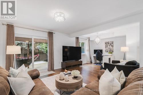 1 Boulder Crescent, Guelph (Clairfields), ON - Indoor Photo Showing Living Room