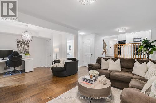 1 Boulder Crescent, Guelph (Clairfields), ON - Indoor Photo Showing Living Room