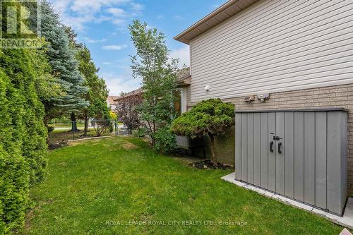 1 Boulder Crescent, Guelph (Clairfields), ON - Outdoor