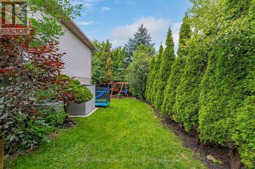 1 Boulder Crescent, Guelph (Clairfields), ON - Outdoor