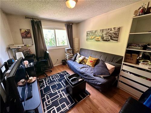 second floor bedroom - 16 Flamingo Drive, Hamilton, ON - Indoor