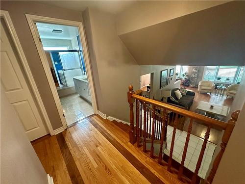 second floor 4 piece bathroom - 16 Flamingo Drive, Hamilton, ON - Indoor Photo Showing Other Room