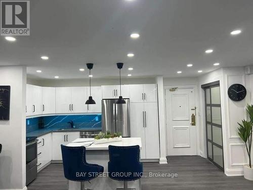 1804 - 60 Pavane Linkway, Toronto (Flemingdon Park), ON - Indoor Photo Showing Kitchen With Stainless Steel Kitchen With Upgraded Kitchen