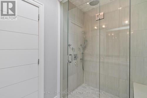 136 Church Avenue S, Toronto (Willowdale East), ON - Indoor Photo Showing Bathroom