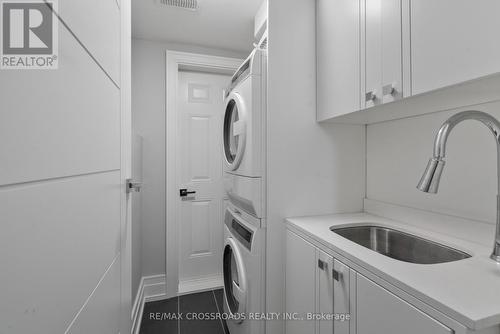 136 Church Avenue S, Toronto (Willowdale East), ON - Indoor Photo Showing Laundry Room